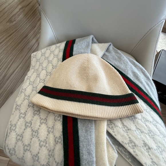 Gucci Wool Scarf - Authentic Luxury Note: Hat shown in photos is not included. - Picture 7 of 14
